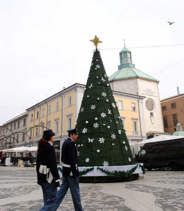 polizia natale piazza tre matiri