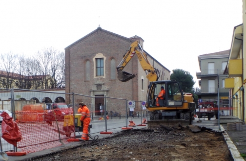 lavori davanti a santa rita