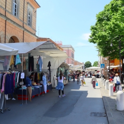 Santarcangelo, al mercato tornano i banchi non alimentari