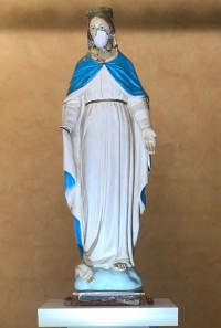 Preghiera per i cristiani perseguitati con statua della Madonna profanata dall&#039;Isis