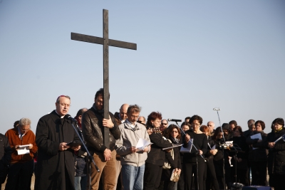 Domenica in centro la Via Crucis di Cl con il vescovo