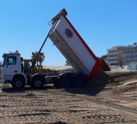 Riccione, 6.800 metri cubi di sabbia per la spiaggia