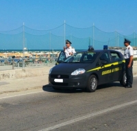 Bellaria, 18 chioschi fantasma in spiaggia