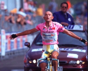 Pantani, procura Forlì: Minacce camorra a medico per alterare ematocrito