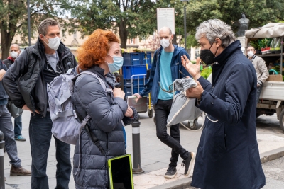 Gnassi in visita al set tedesco, continuano le riprese in centro