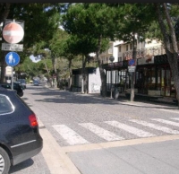 Viale Vespucci, furgone a zigzag semina panico