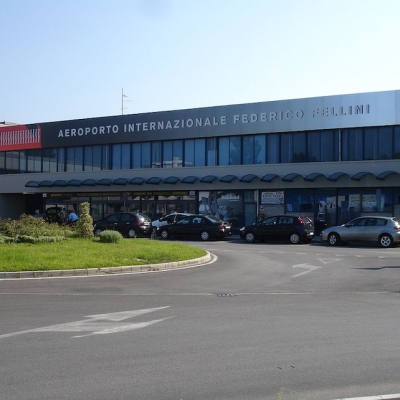 Aeroporto, questione sicurezza e &quot;guerra&quot; con Ancona