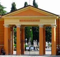 Cimiteri, i fiorai potranno portare fiori e piante ai defunti