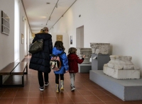 Riaprono i musei, è subito sold out