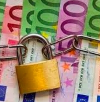 Economia, indebolimento del credito privato a luglio