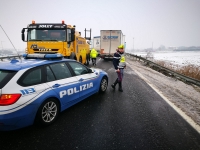 Gelo, nelle notte tir di traverso blocca circolazione in ss16